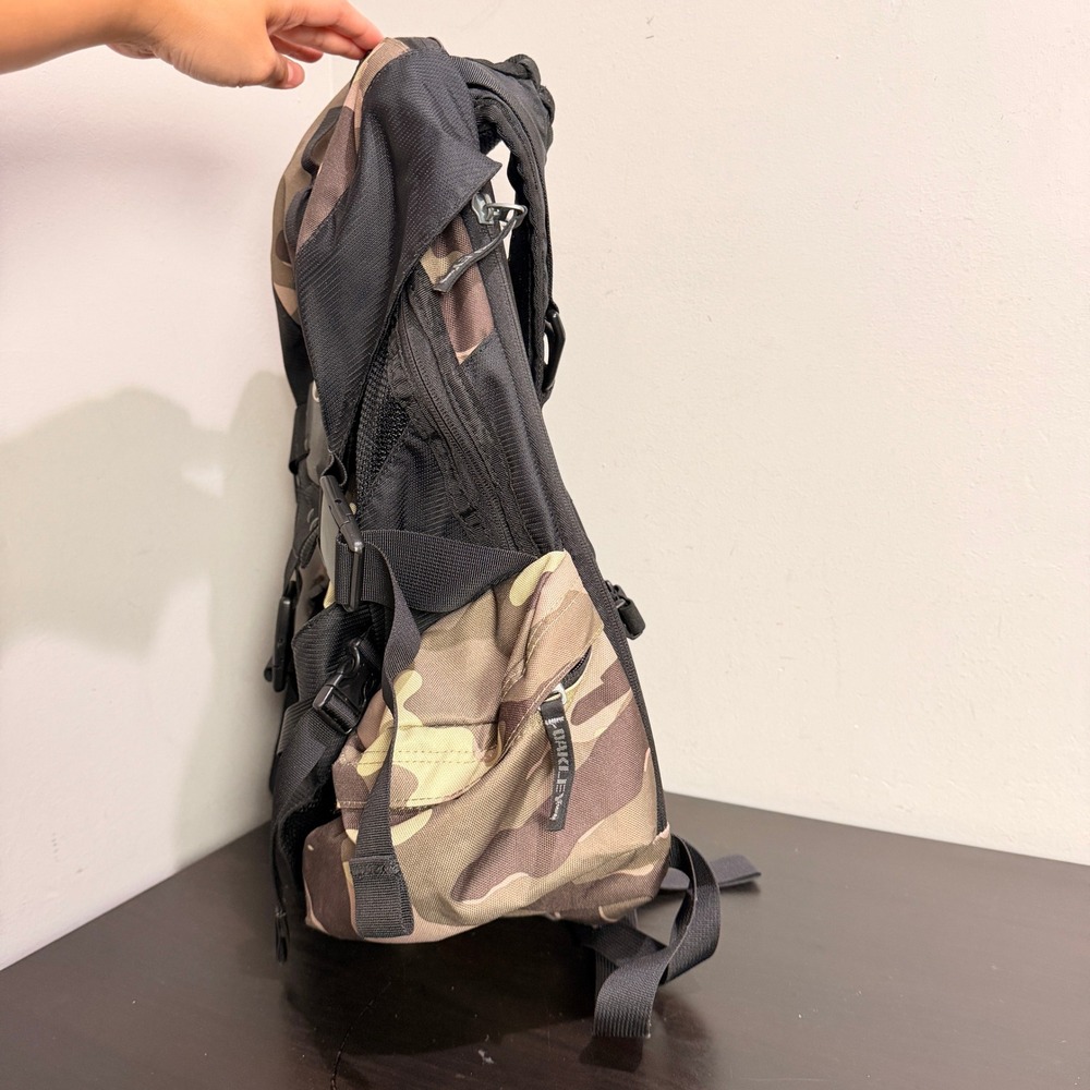Oakley Icon 3.0 Backpack Large Tactical Gear Bag Y2K Skull Woodland Camo READ - Picture 2 of 10